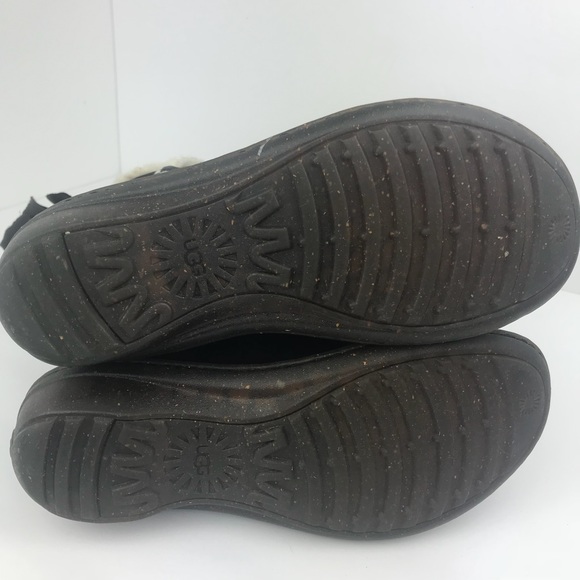 UGG Akadia Boots - Picture 10 of 11